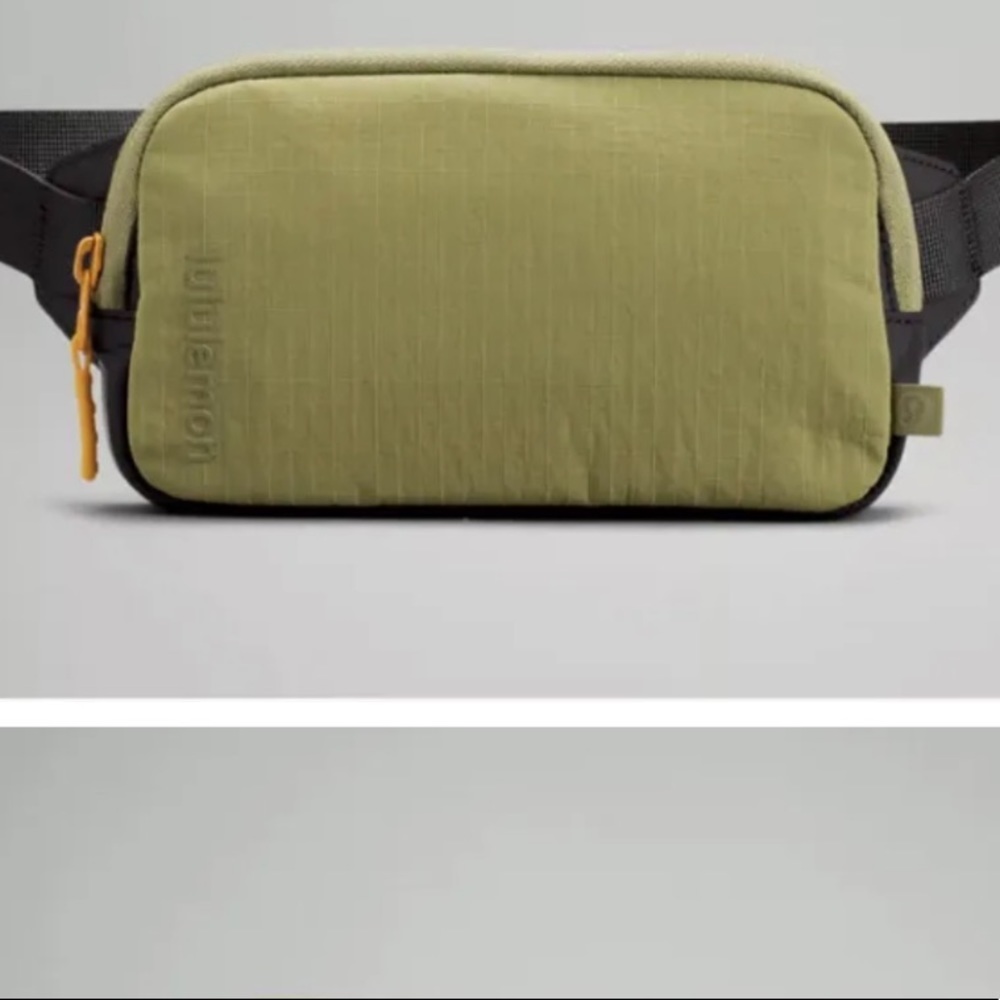 NWT LULULEMON MINI BELT BAG !!!!!